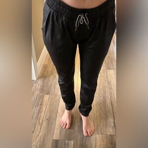 Lululemon Shiny Jogger Pants – Size 4